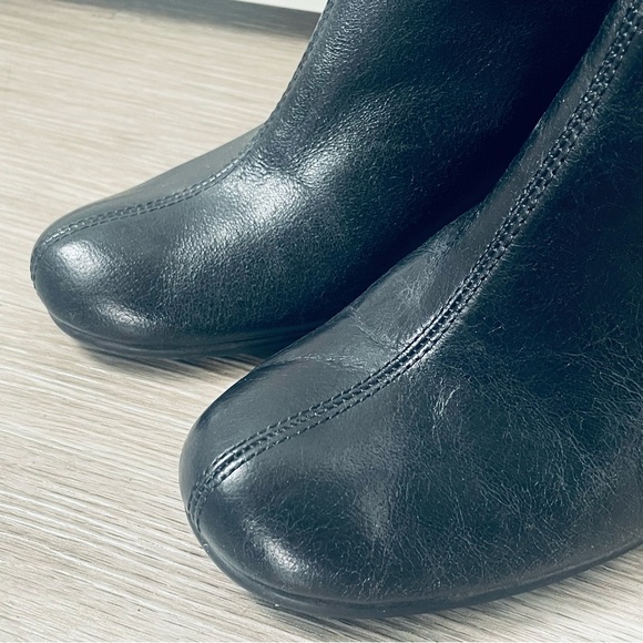 AEROSOLES Black Leather Round Toe Kitten Block Heels Ankle Comfy Booties  7.5 - Picture 5 of 15